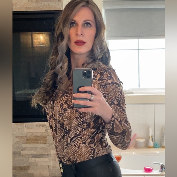 Zara Snakeskin Print Bodysuit Long Sleeve with Plunge Neck Size Medium - Picture 2 of 7